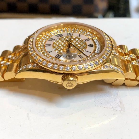 🚨SOLD🚨on Mercari Croton 1st Gen Bellagio Swiss Eta 2834-2 Day Date 25J watch - Picture 8 of 13